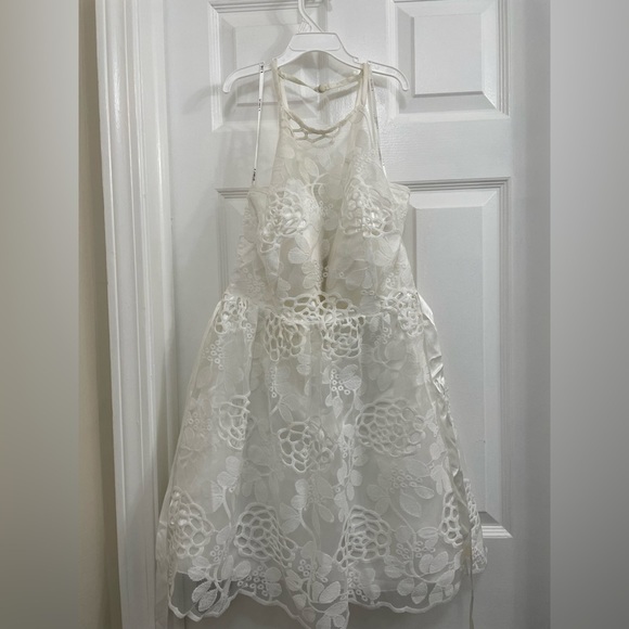 B Darlin DressesColor: WhiteSize 13/14 NWT
